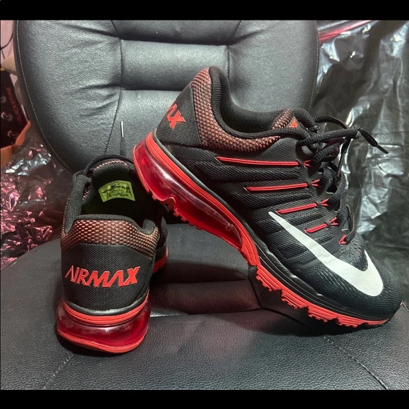 Nike AirMax EUC - Picture 2 of 5